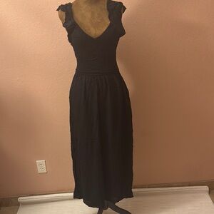 Black V-Neck Sleeveless Jumpsuit